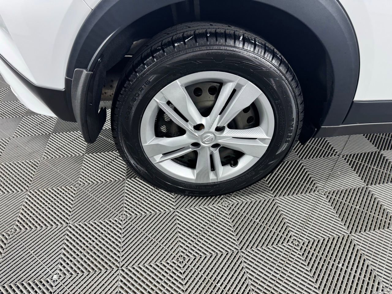 Used 2024 Nissan Kicks S w/ Interior Electronics Package FWD image 32
