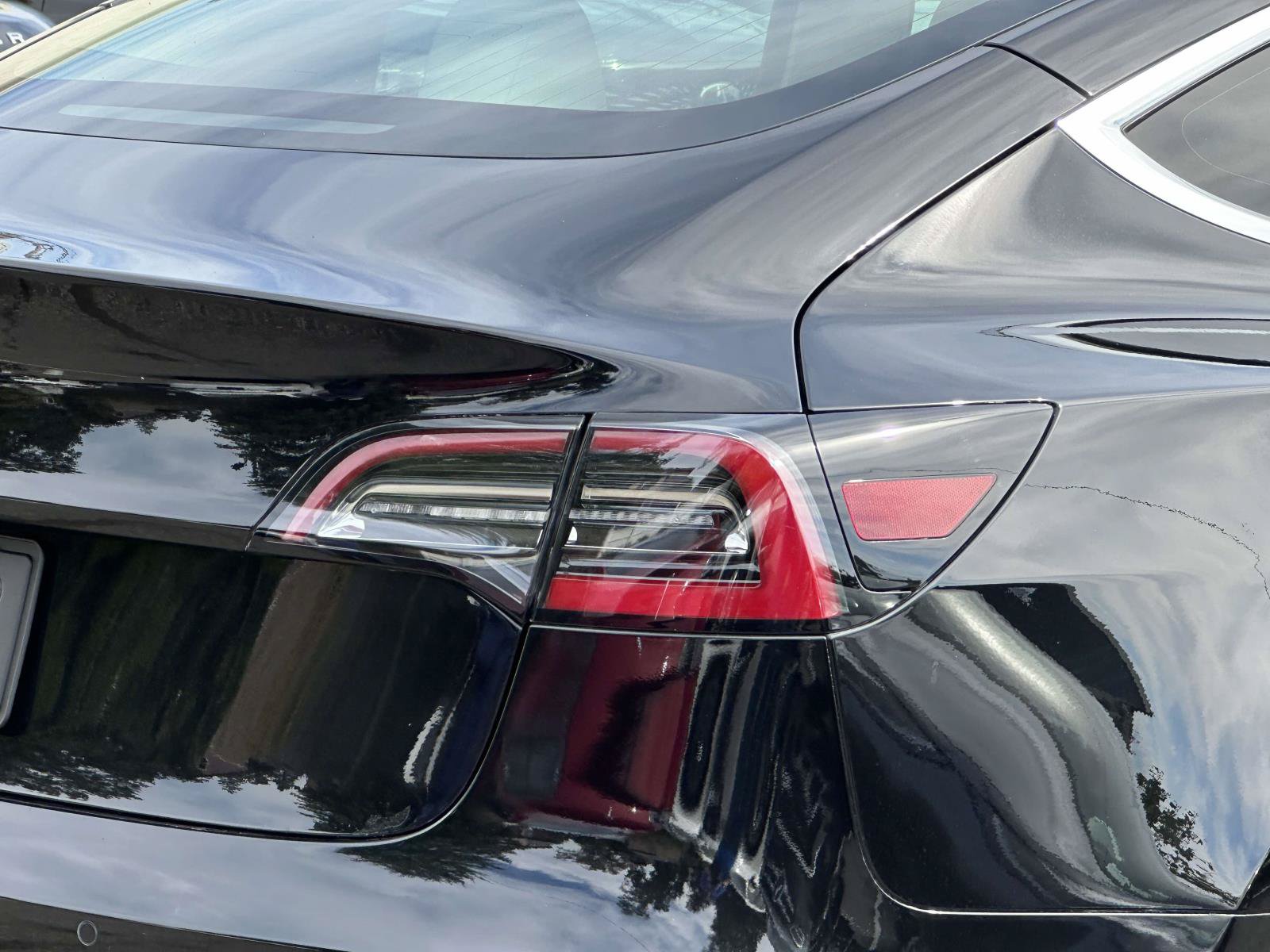 Used 2020 Tesla Model 3 Standard Range RWD image 11