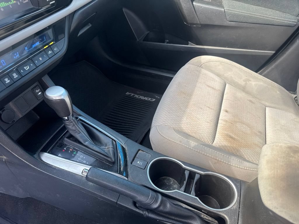 Used 2015 Toyota Corolla LE FWD image 28