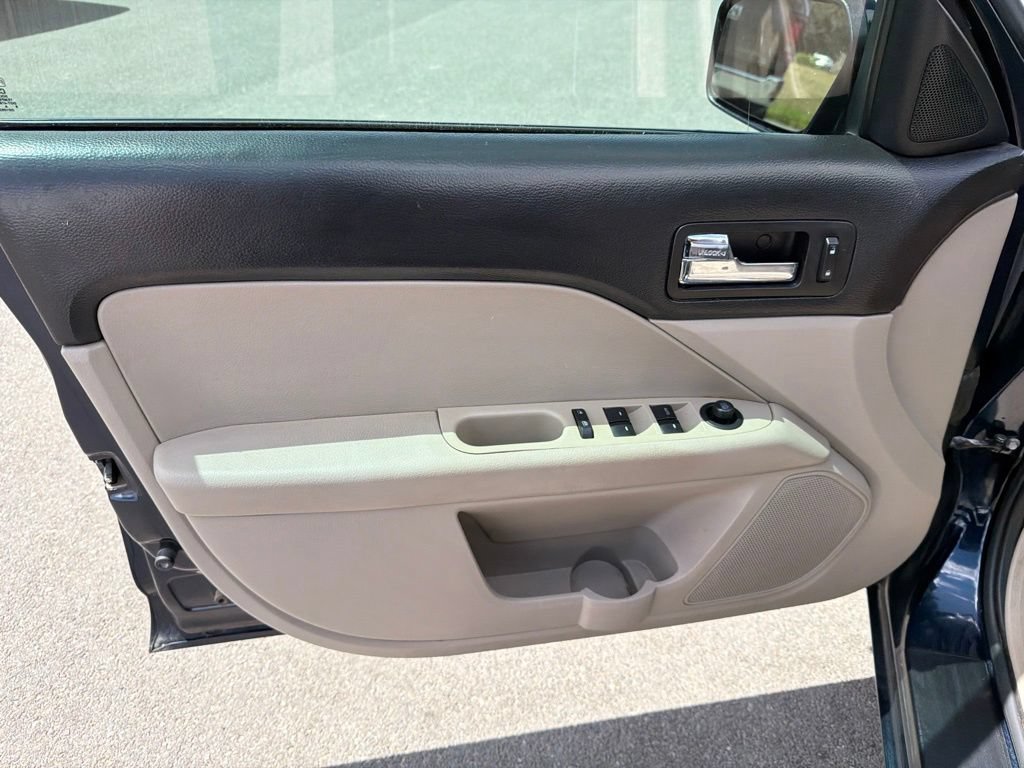 Used 2009 Ford Fusion SE FWD image 10