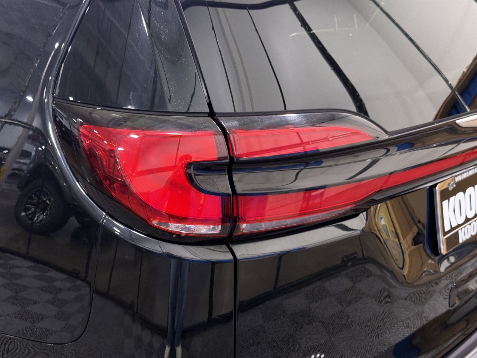 Used 2023 Chrysler Pacifica Touring-L FWD image 17