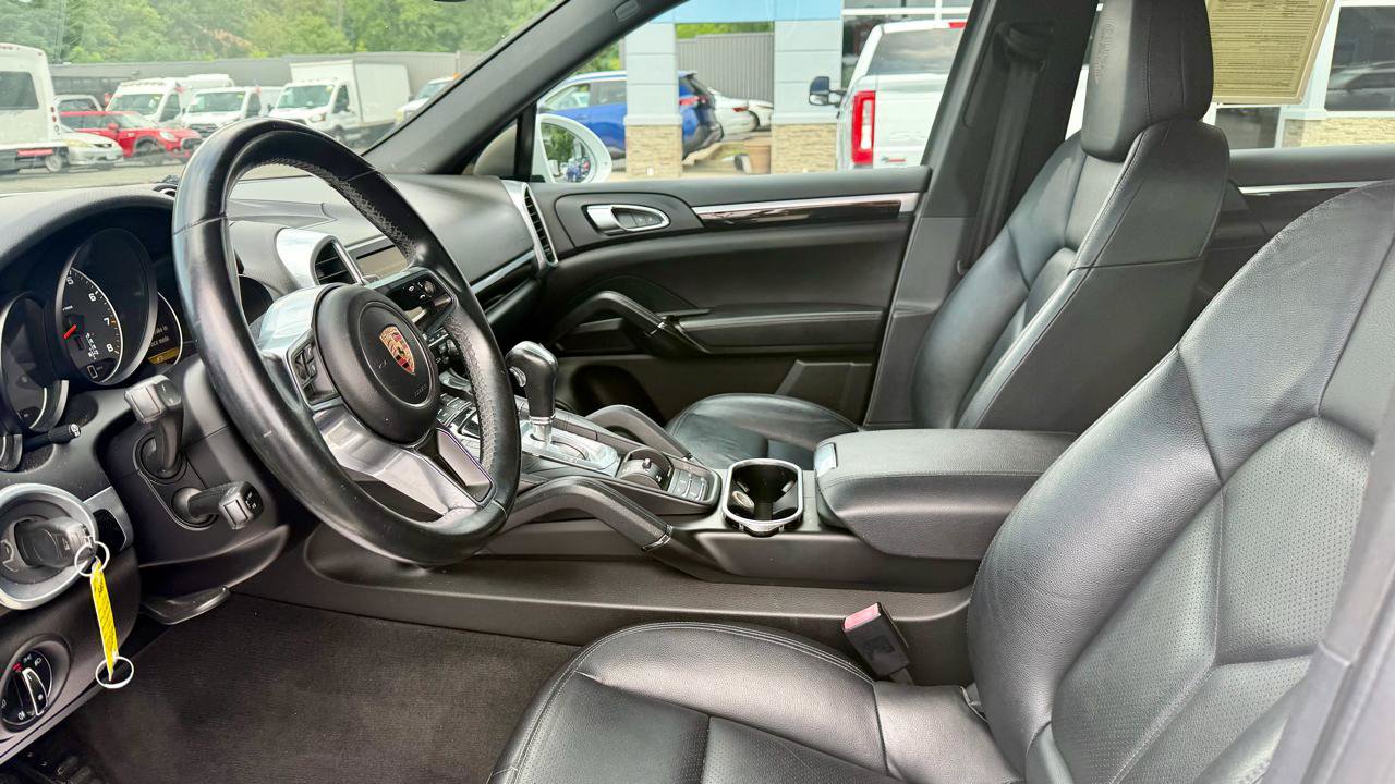 Used 2016 Porsche Cayenne AWD/4WD image 15