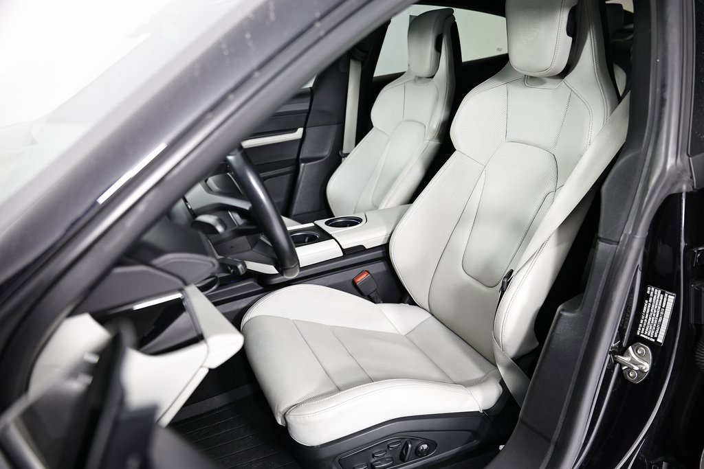 Certified 2024 Porsche Taycan image 5