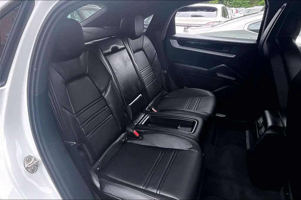 Used 2024 Porsche Cayenne S AWD/4WD image 37