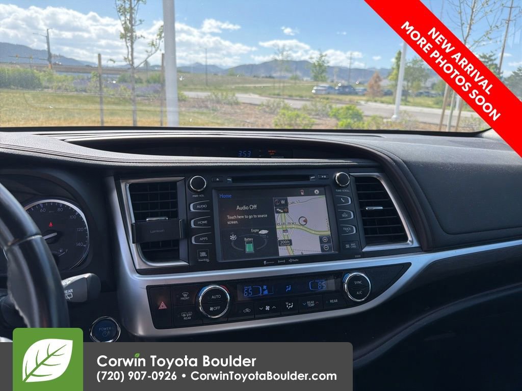 Used 2019 Toyota Highlander Limited AWD/4WD image 10