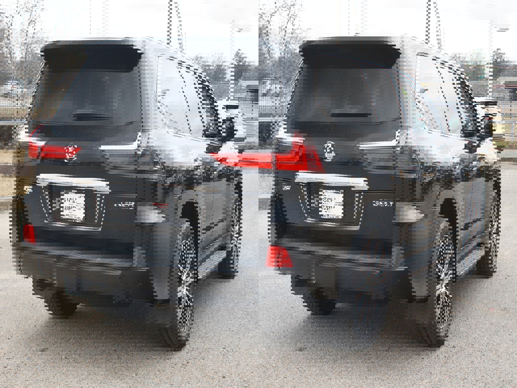 Used 2020 Lexus LX 570 4WD w/ Luxury Package image 20