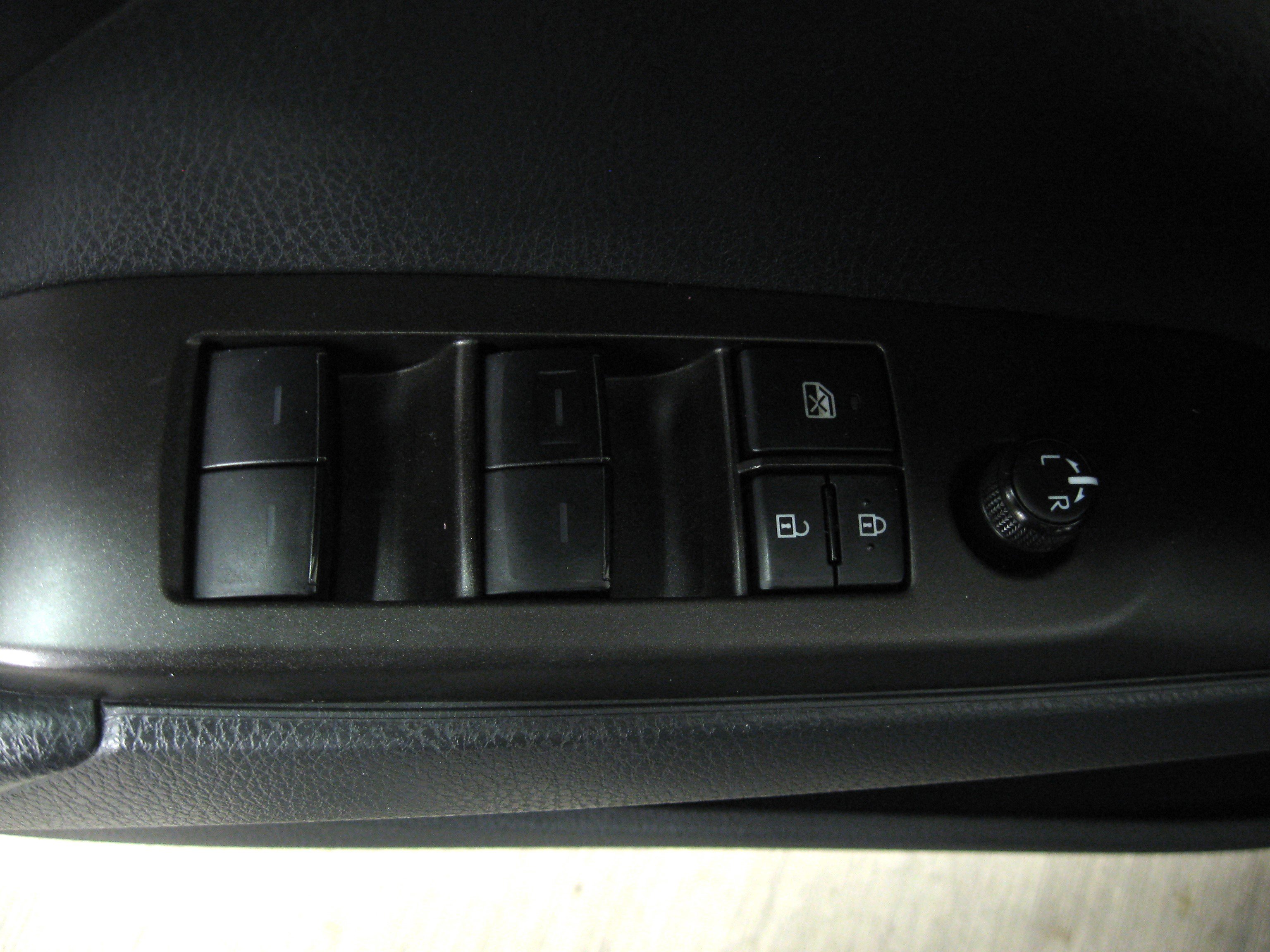 Used 2021 Toyota Camry LE image 11