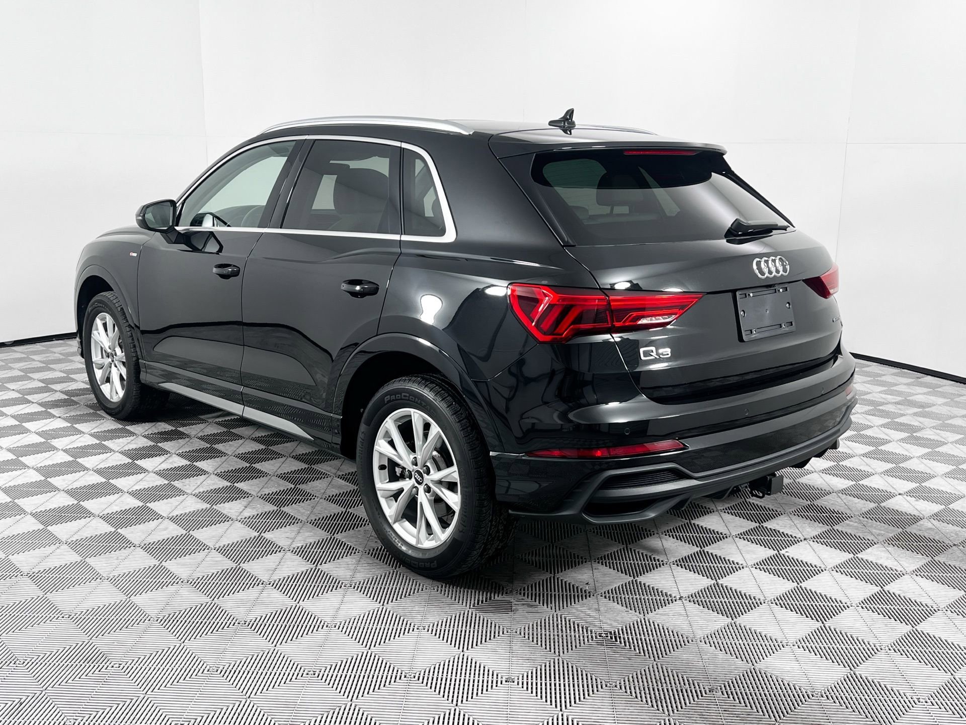 Certified 2023 Audi Q3 2.0T Premium Plus w/ Premium Plus Package image 5