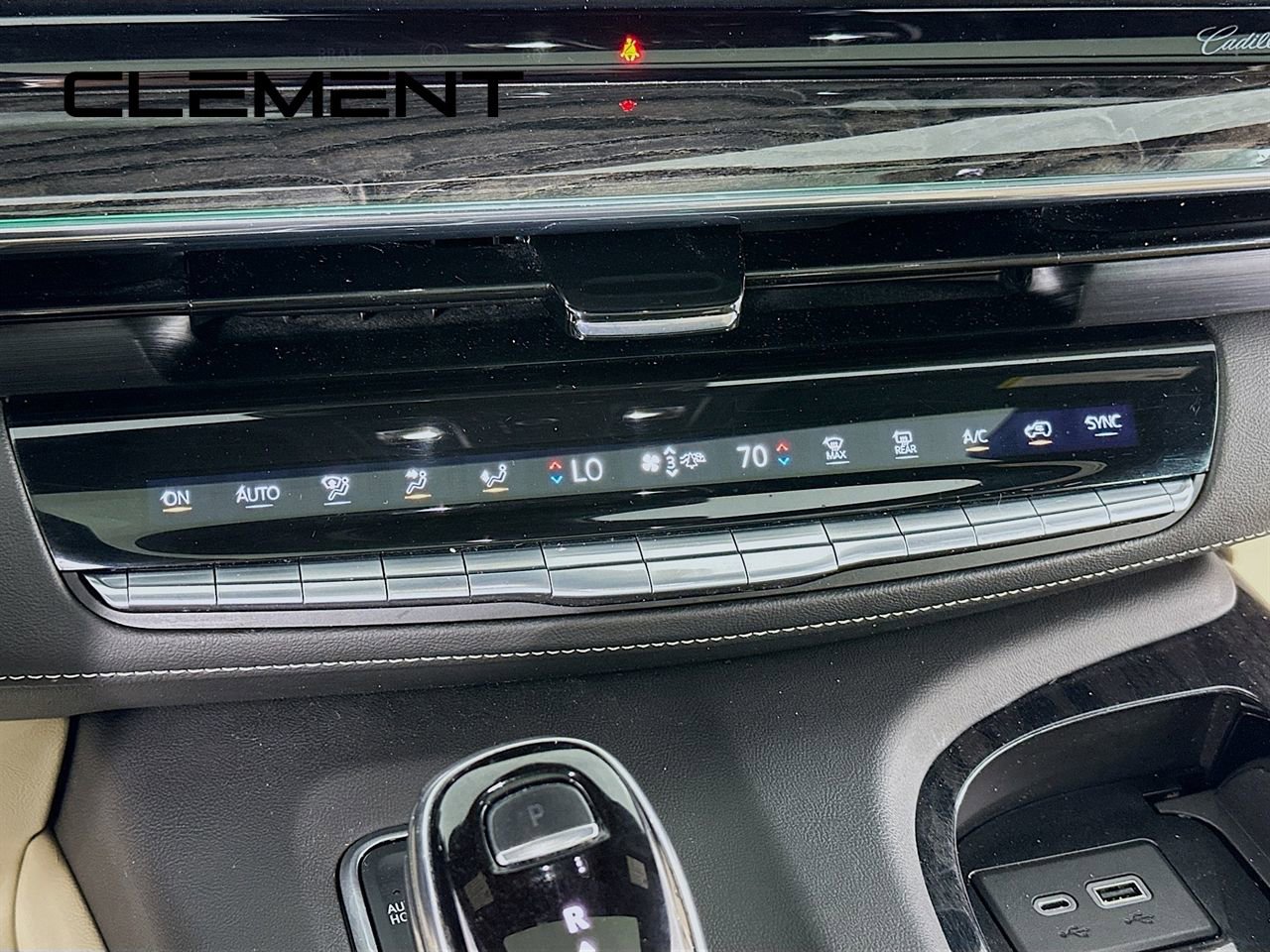 Used 2021 Cadillac Escalade ESV Premium Luxury w/ Driver Assist Tech Package AWD/4WD image 22