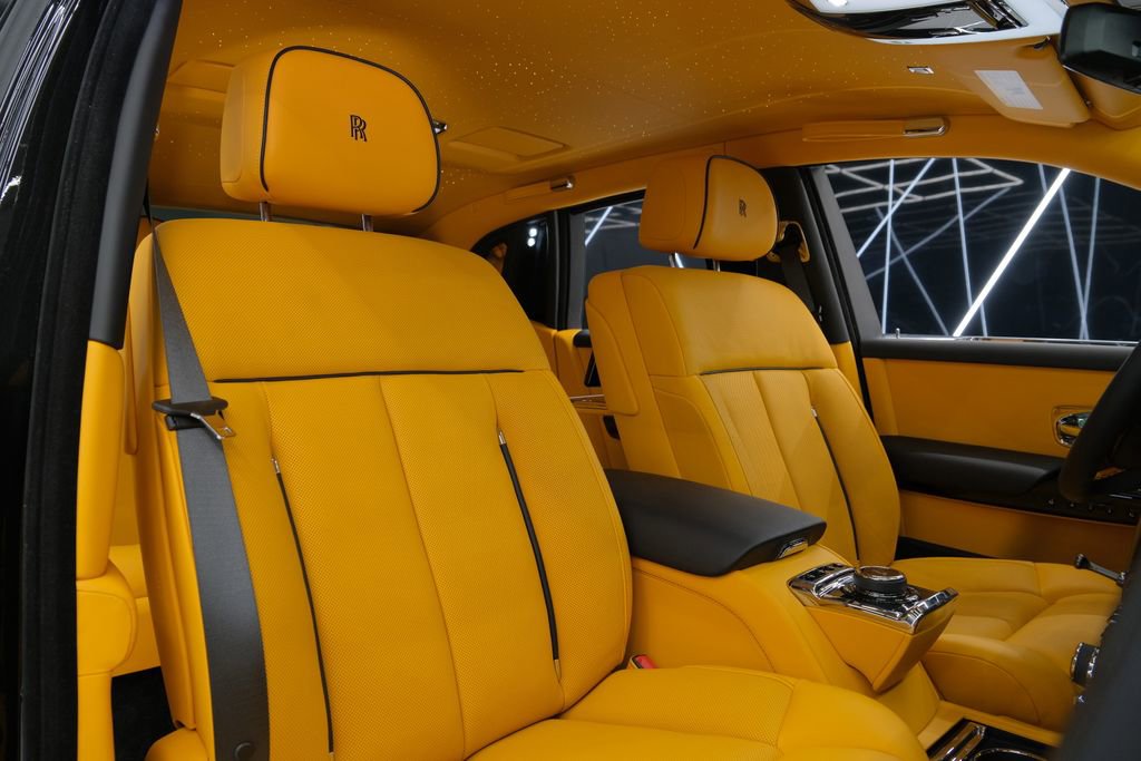 Used 2026 Rolls-Royce Phantom Sedan image 36