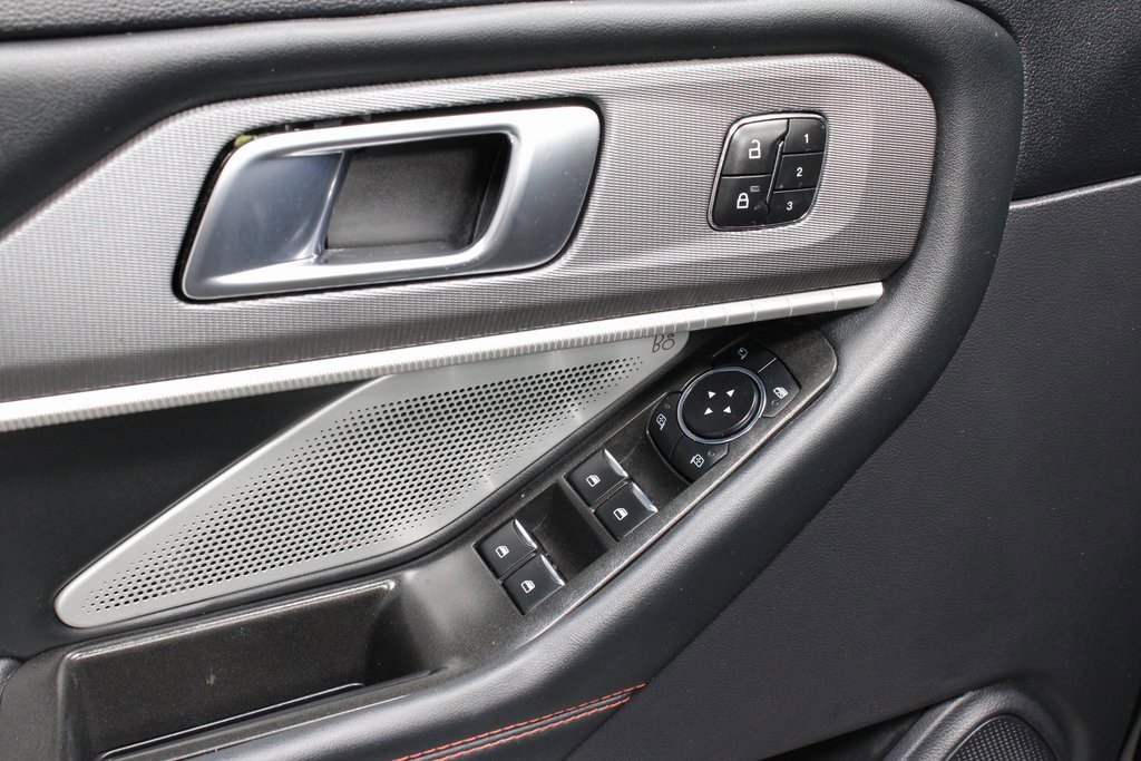 Certified 2025 Ford Explorer ST image 24