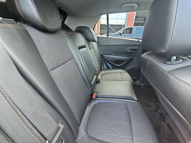 Used 2020 Chevrolet Trax LT w/ LT Convenience Package FWD image 29
