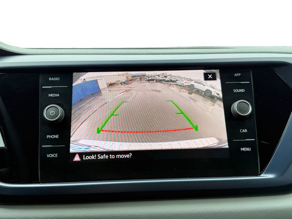 Used 2022 Volkswagen Taos SE image 15