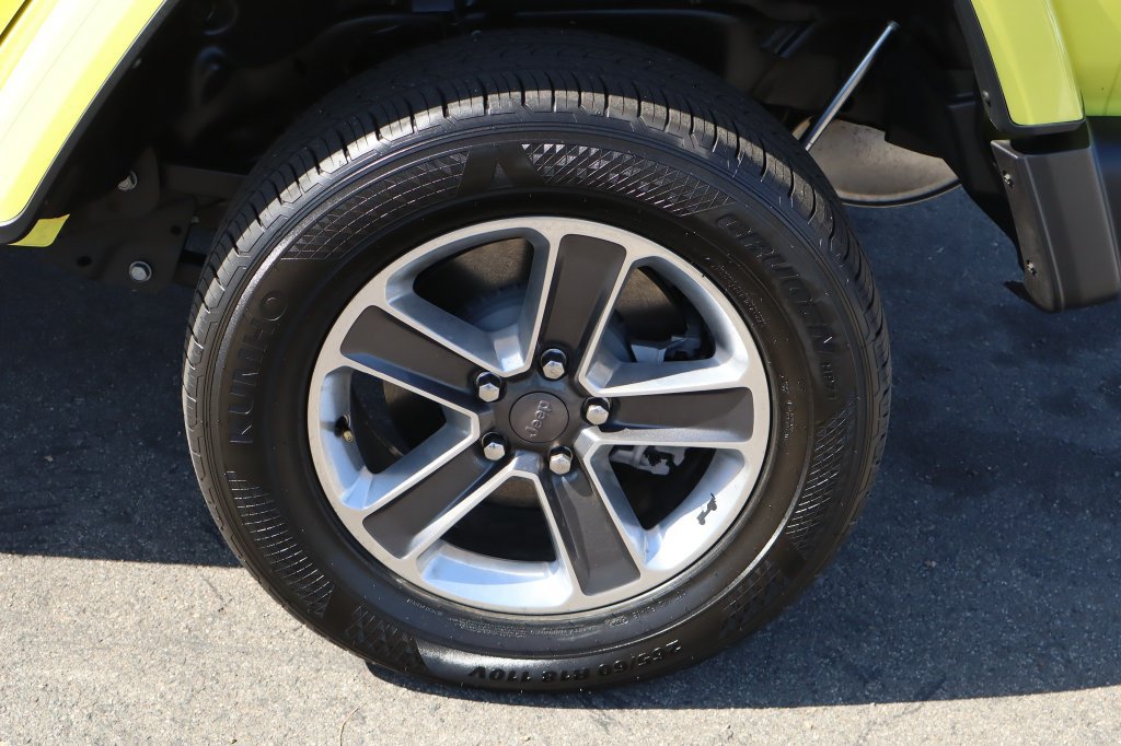 Used 2024 Jeep Wrangler Unlimited AWD/4WD image 13