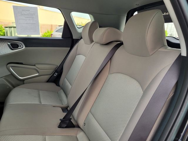 Certified 2025 Kia Soul LX w/ LX Technology Package image 15