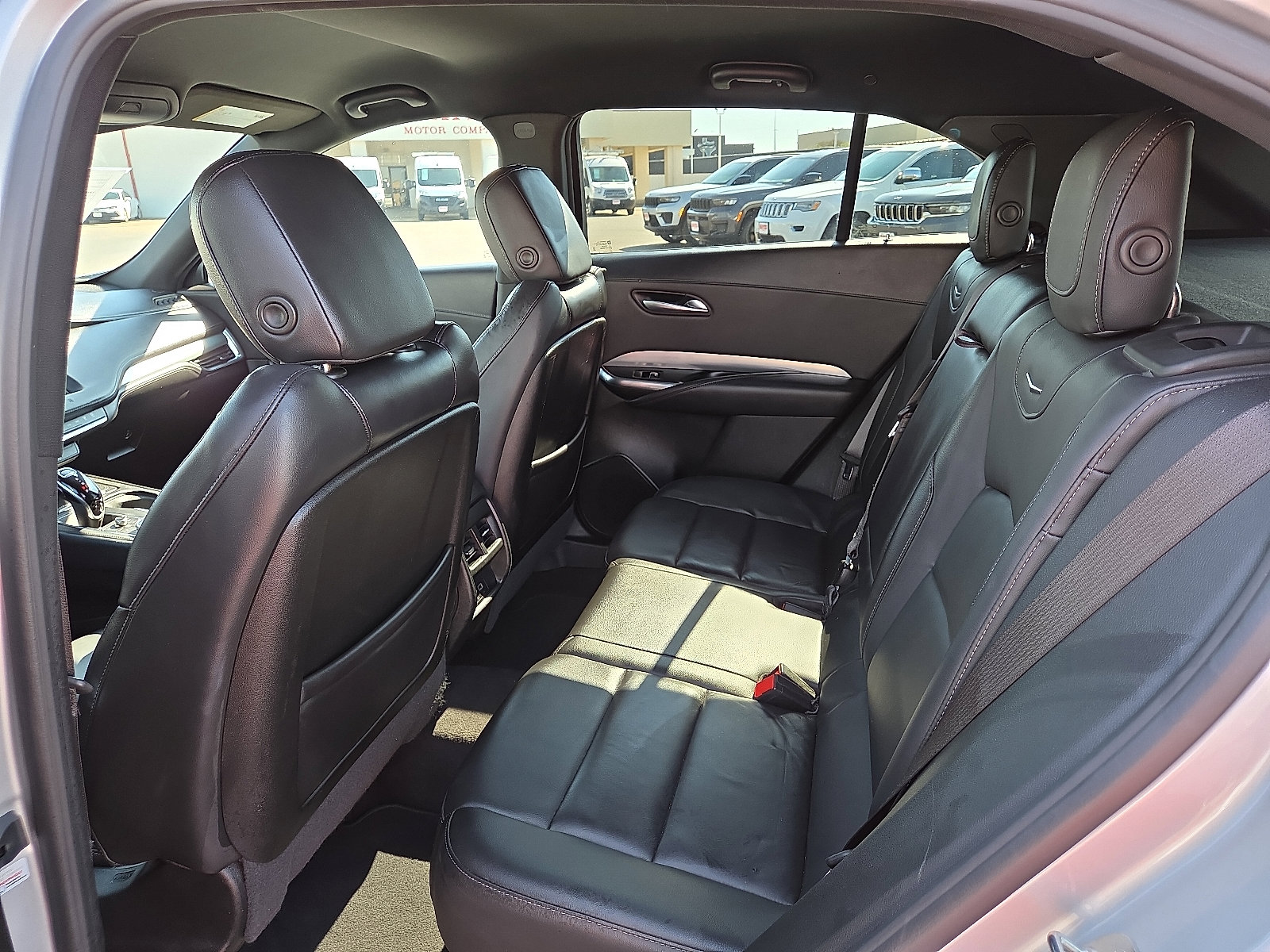 Used 2021 Cadillac XT4 Premium Luxury image 9