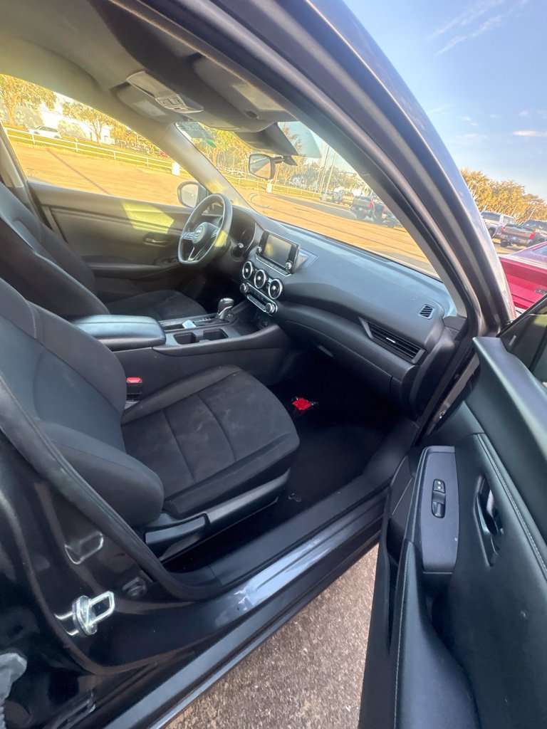 Used 2025 Nissan Sentra S FWD image 3