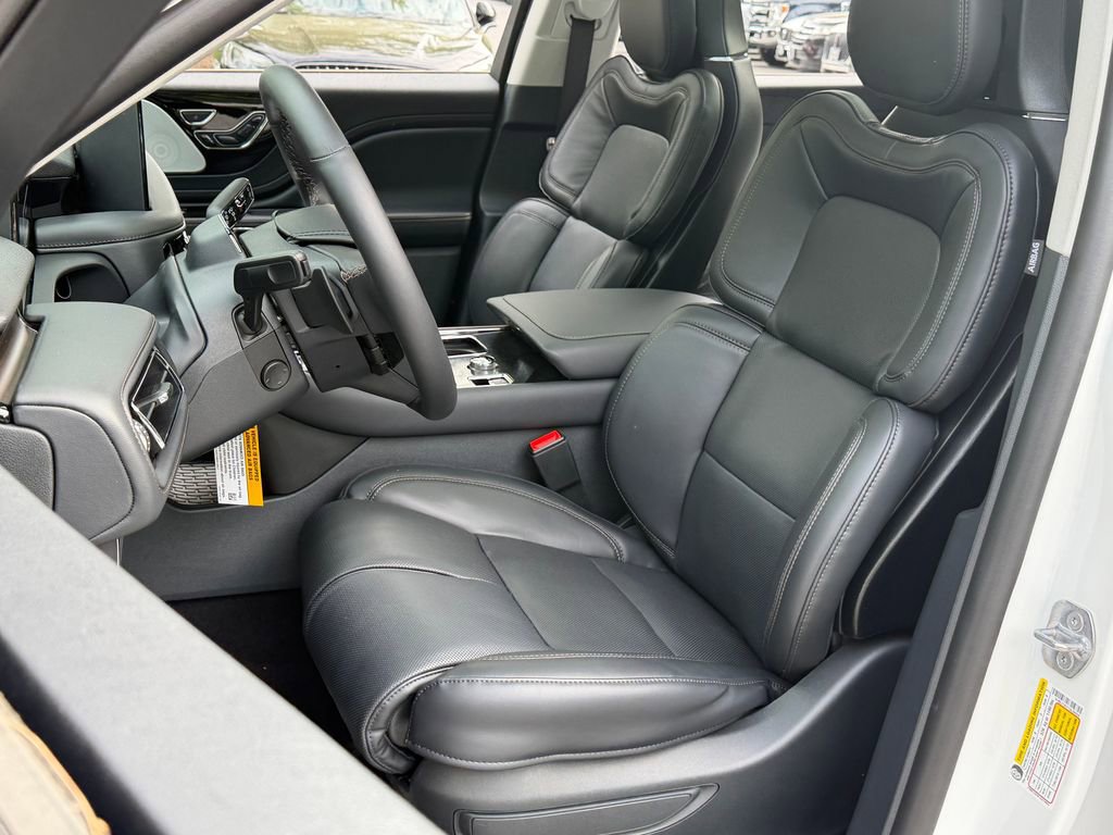 New 2026 Lincoln Aviator Reserve w/ Luxury Package AWD/4WD image 13