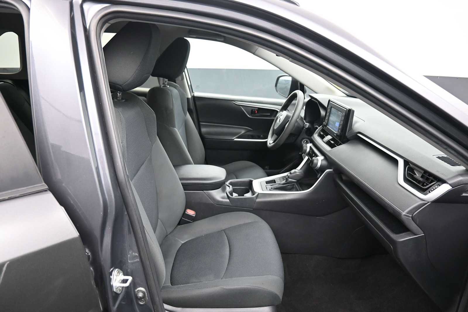 Used 2020 Toyota RAV4 LE w/ All Weather Liner Package AWD/4WD image 24