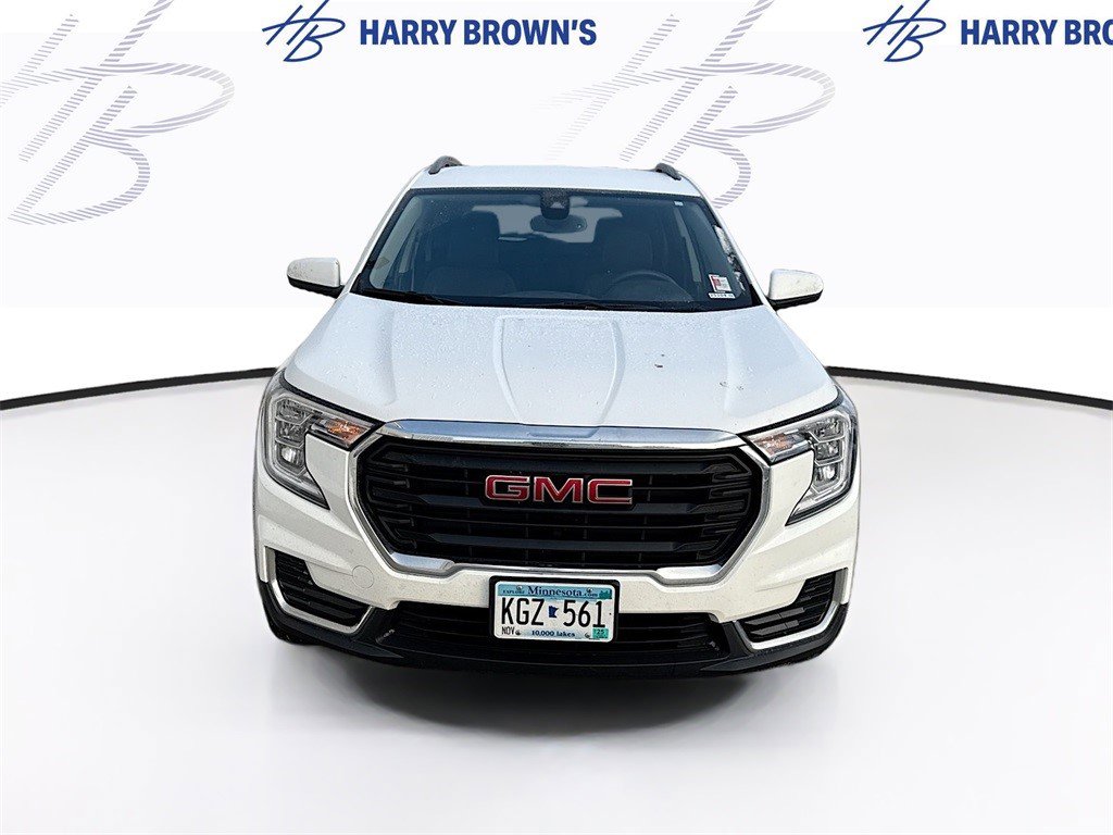 Used 2023 GMC Terrain SLE w/ Driver Convenience Package image 5
