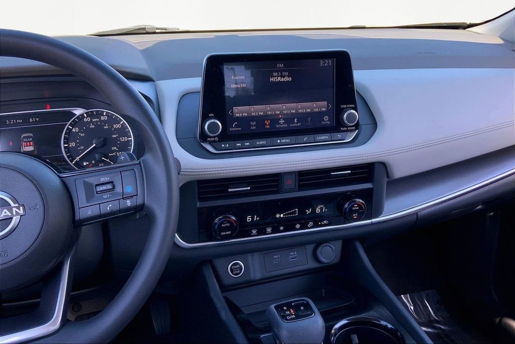 Used 2023 Nissan Rogue SV image 9