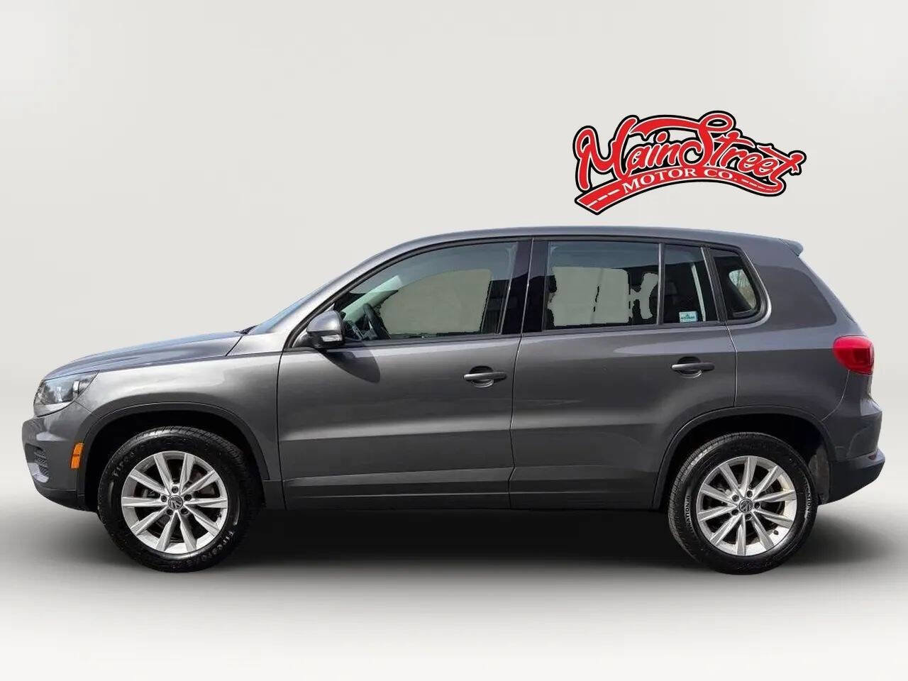 Used 2017 Volkswagen Tiguan S image 4