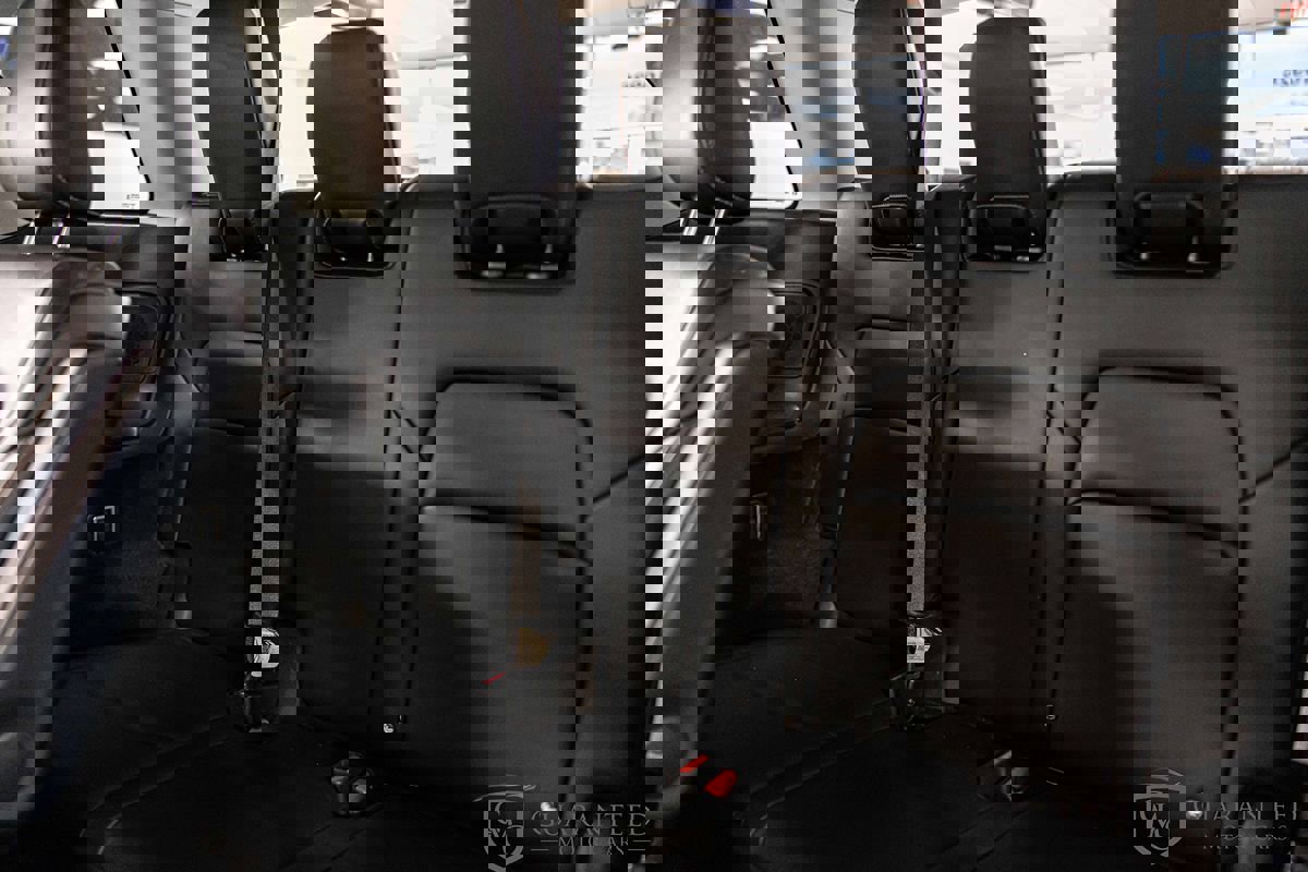 Used 2022 Nissan Pathfinder Platinum w/ Cargo Package image 37