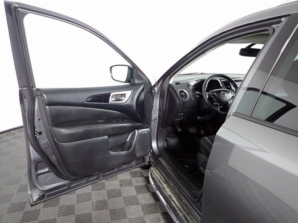 Used 2018 Nissan Pathfinder SV w/ SV All Weather Package image 14