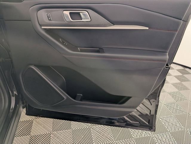 Used 2025 Ford Explorer ST-Line w/ ST-Line Street Pack image 37
