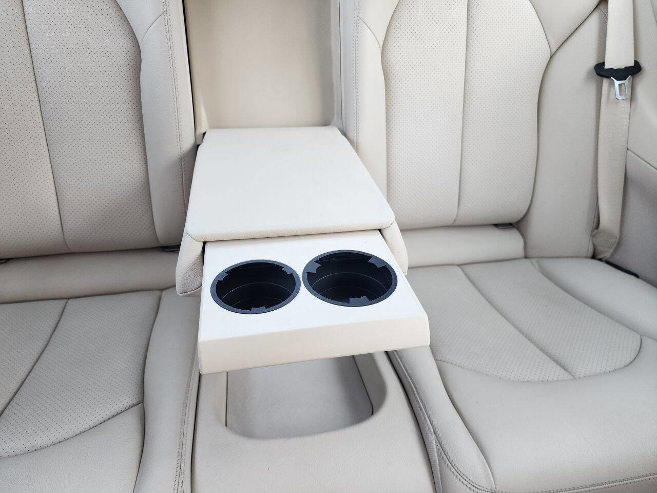 Used 2005 Mercedes-Benz CLK 320 Coupe image 31