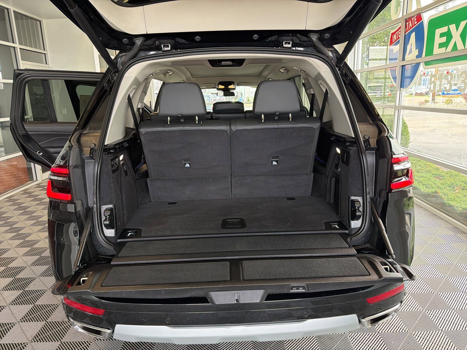 Used 2024 BMW X7 xDrive40i image 12