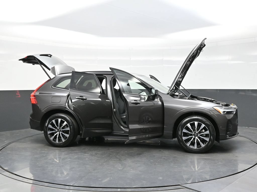 Used 2024 Volvo XC60 B5 Plus AWD/4WD image 43