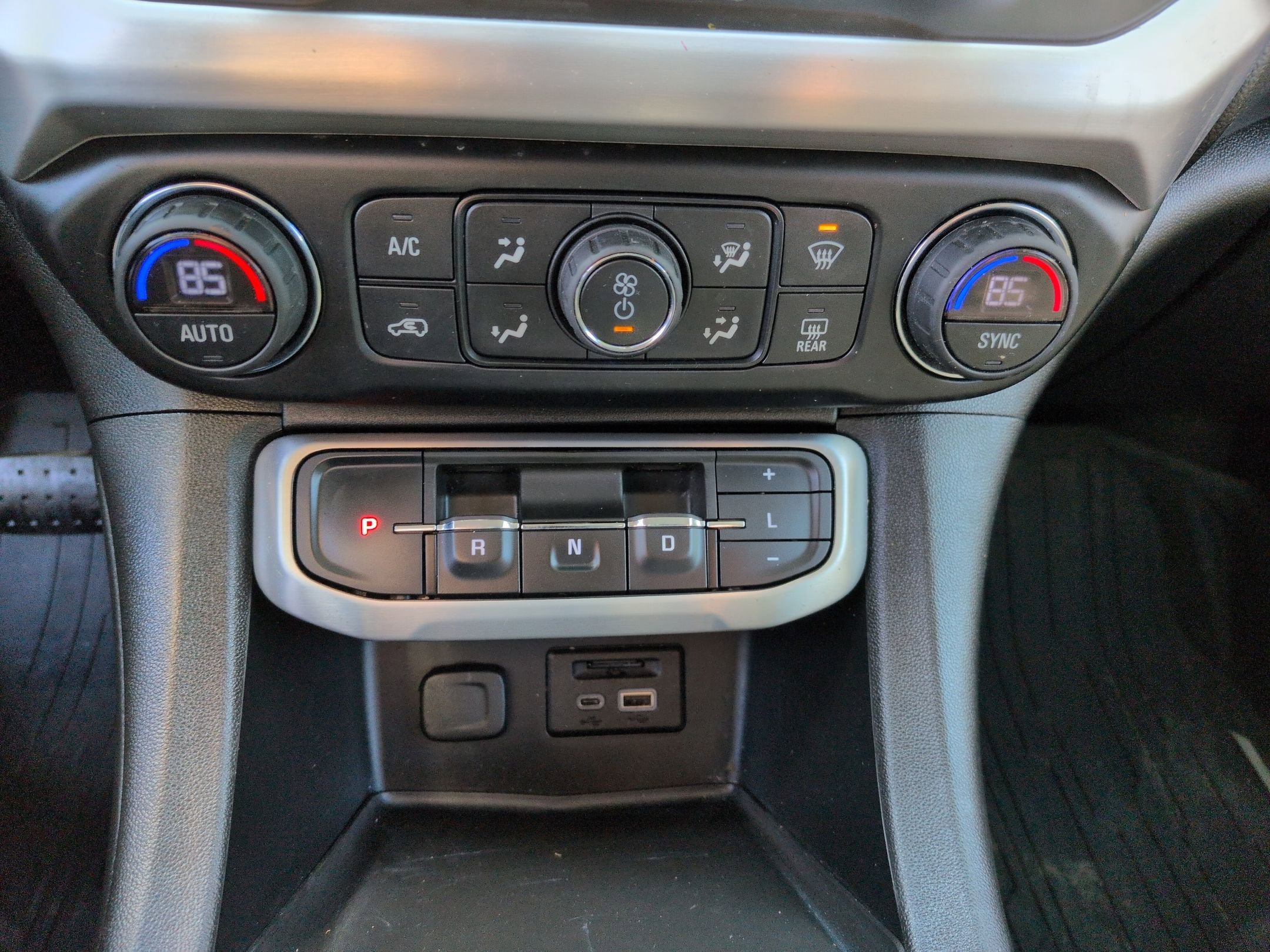 Used 2020 GMC Acadia SLT w/ Premium Package image 13