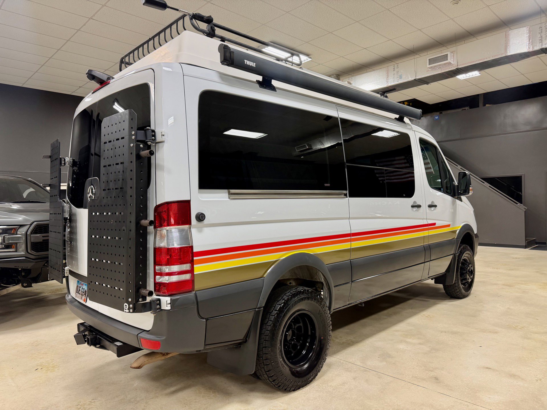 Used 2018 Mercedes-Benz Sprinter 3500 image 9