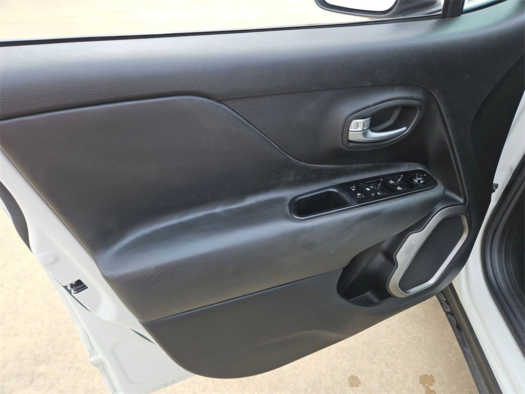 Used 2022 Jeep Renegade Latitude w/ Convenience Group image 15