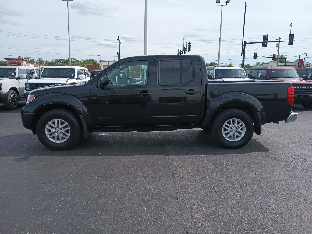 Used 2017 Nissan Frontier SV w/ SV Value Truck Package AWD/4WD image 4