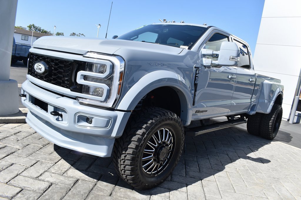 Used 2025 Ford F450 Lariat w/ FX4 Off-Road Package image 31