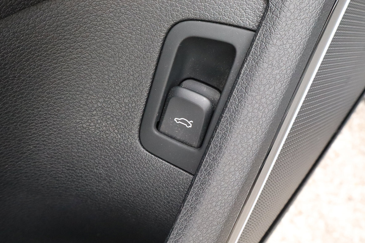 Used 2018 Audi RS 3 w/ Technology Package image 16