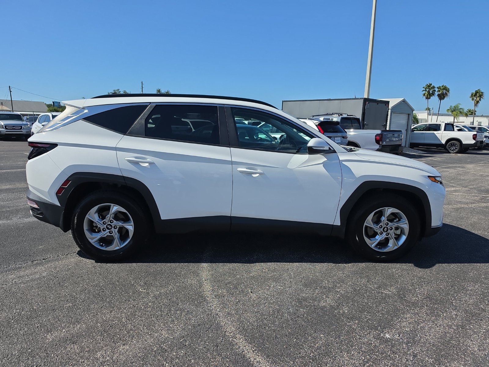 Used 2023 Hyundai Tucson SEL FWD image 3
