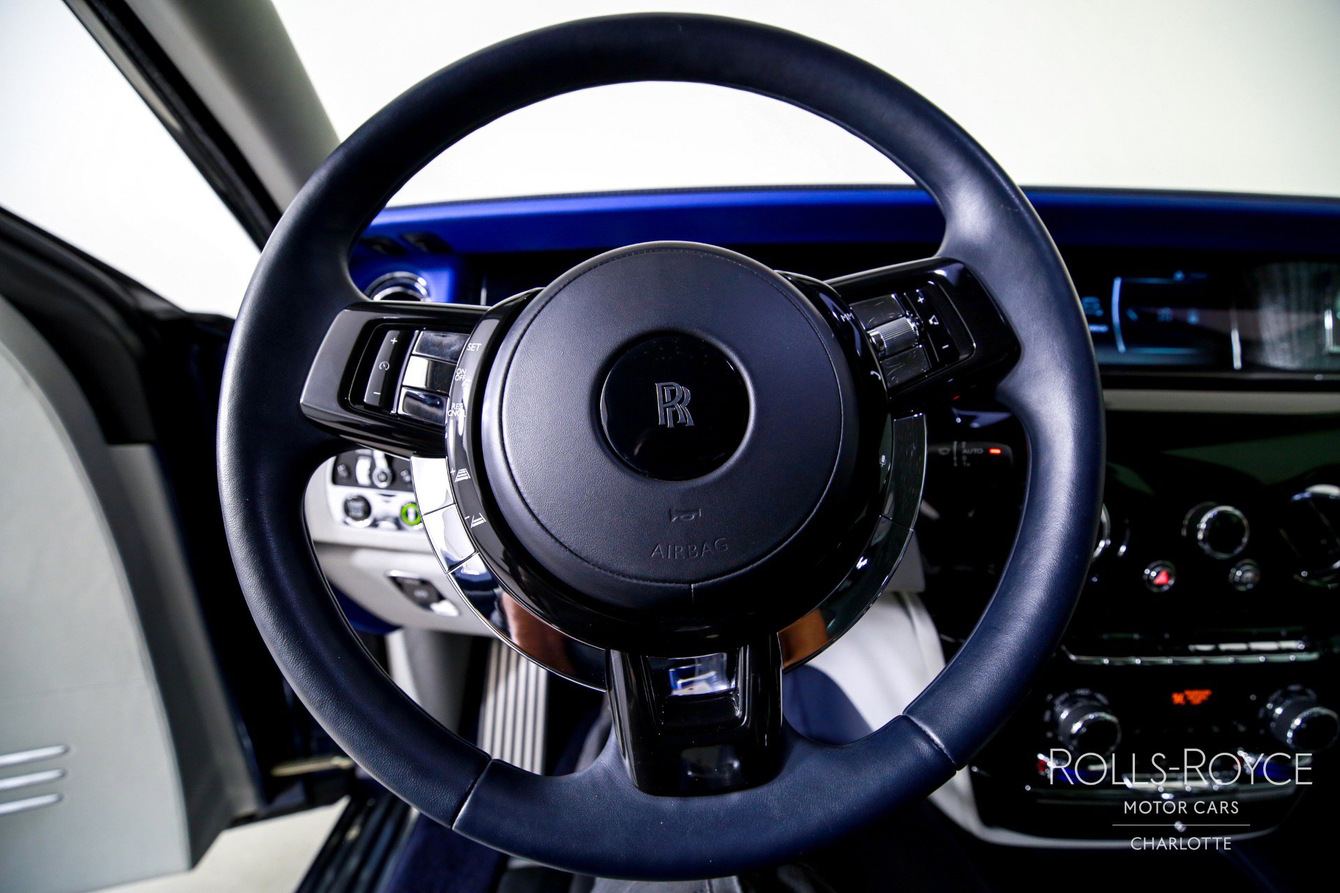 Used 2019 Rolls-Royce Phantom Sedan image 15