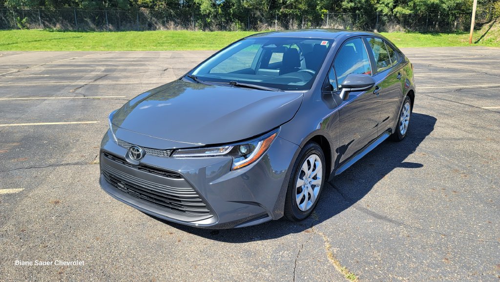 Used 2024 Toyota Corolla LE FWD image 5