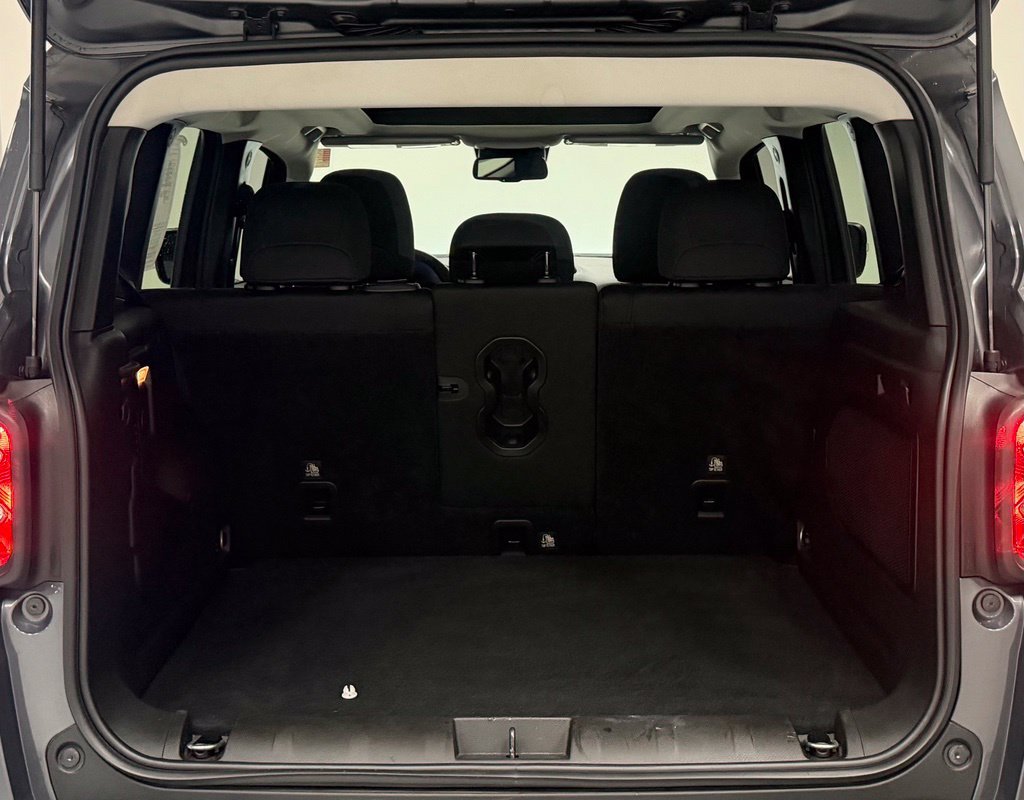 Used 2022 Jeep Renegade Trailhawk w/ Sun/Sound Group AWD/4WD image 27