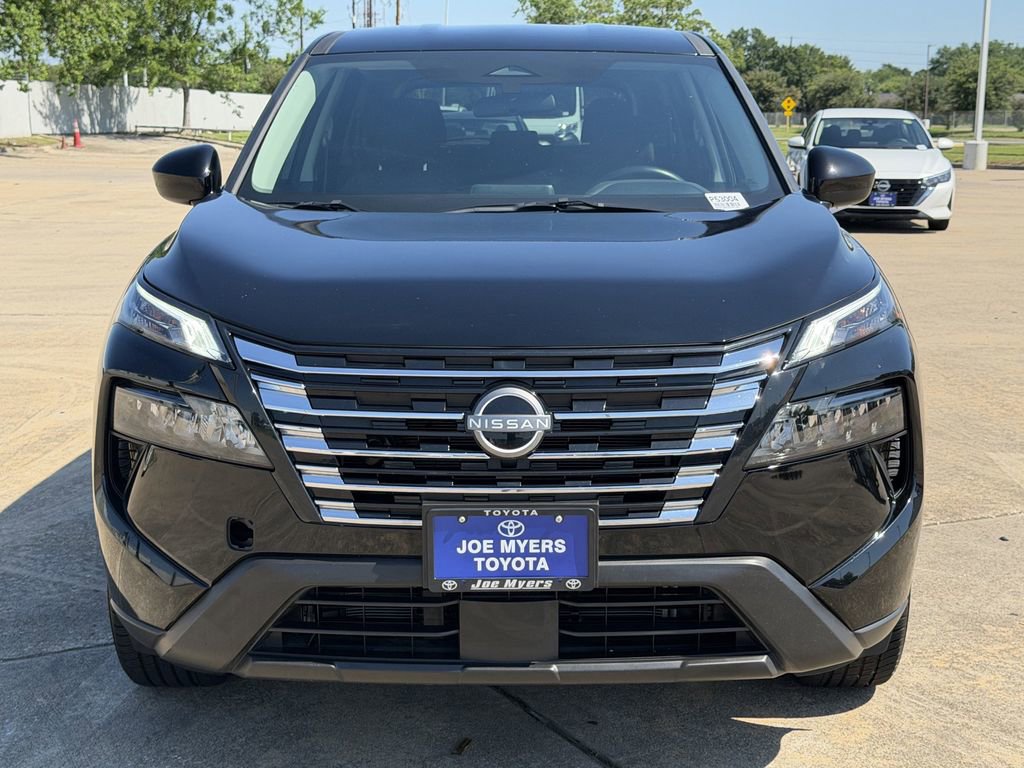 Used 2025 Nissan Rogue SV FWD image 3