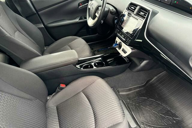 Used 2019 Toyota Prius Prime Plus FWD image 15