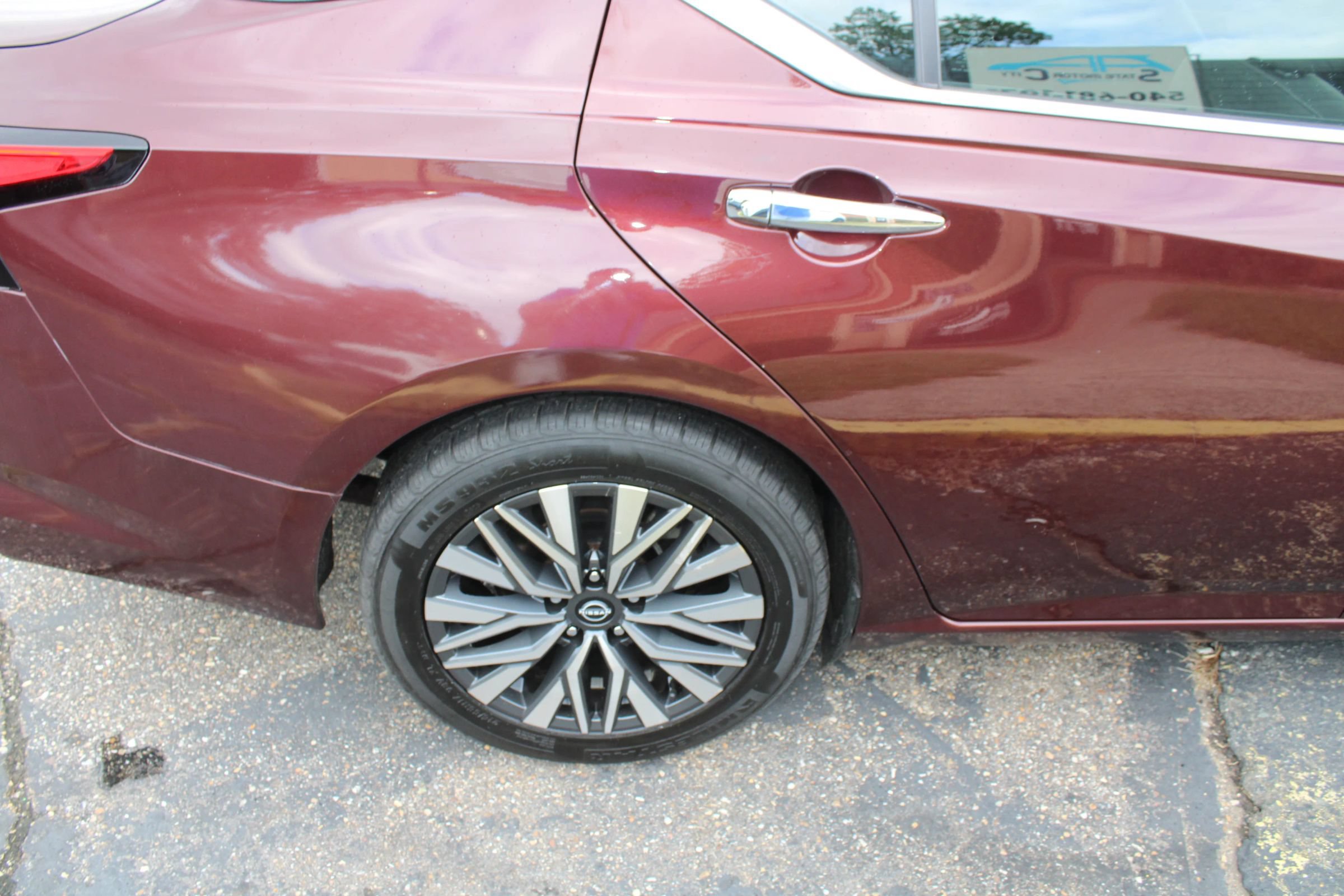 Used 2024 Nissan Altima 2.5 SV FWD image 25