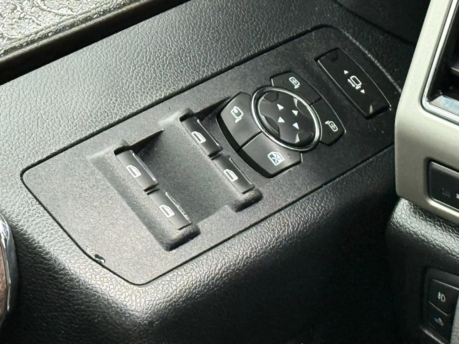 Used 2019 Ford F250 Lariat w/ Lariat Ultimate Package image 31