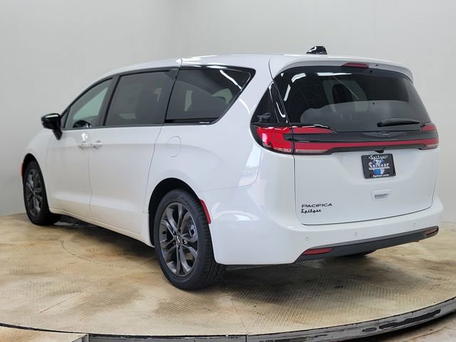 New 2026 Chrysler Pacifica Select image 8