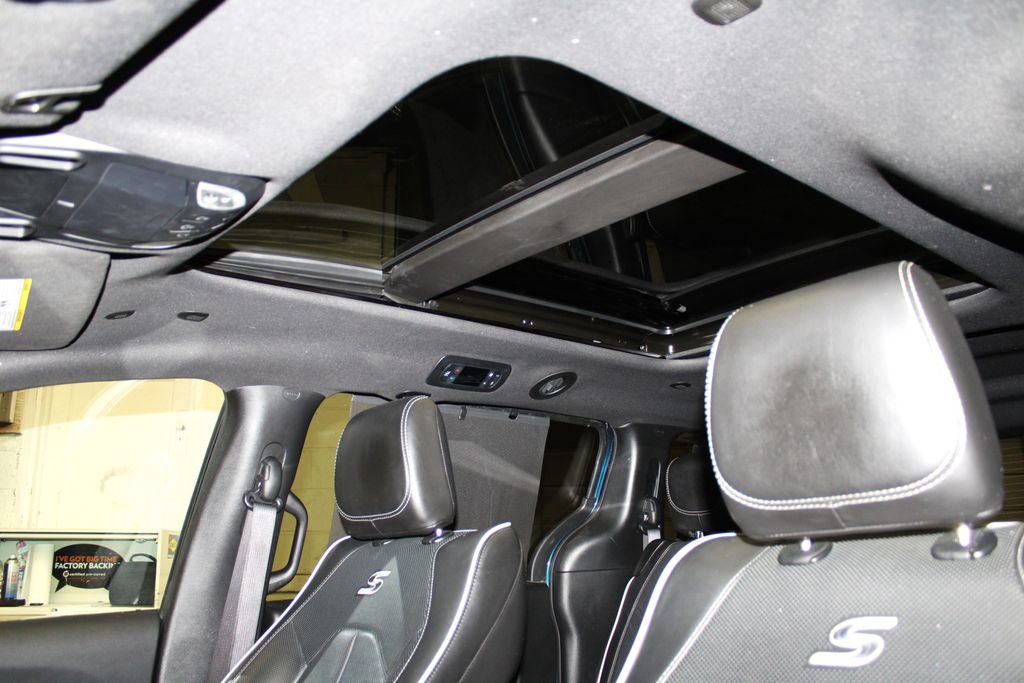 Used 2025 Chrysler Pacifica Limited image 27