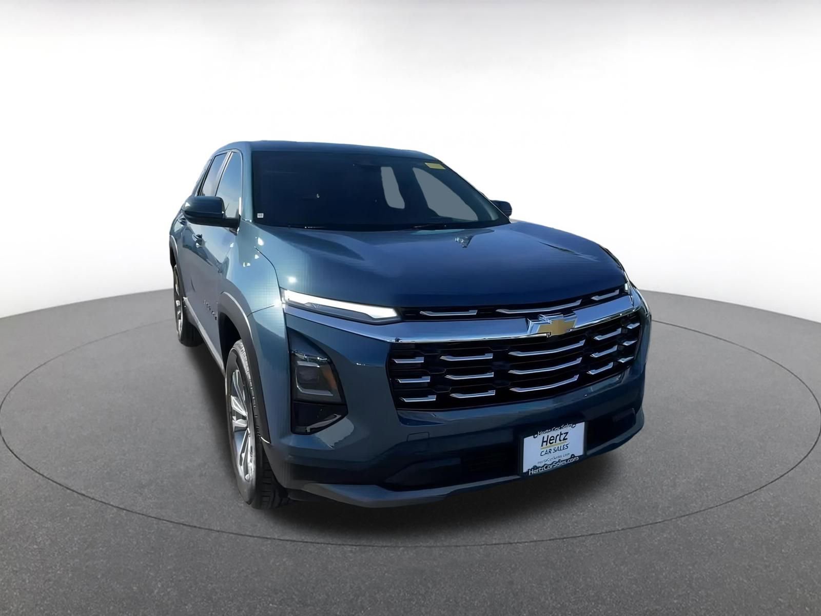 Used 2025 Chevrolet Equinox LT image 3