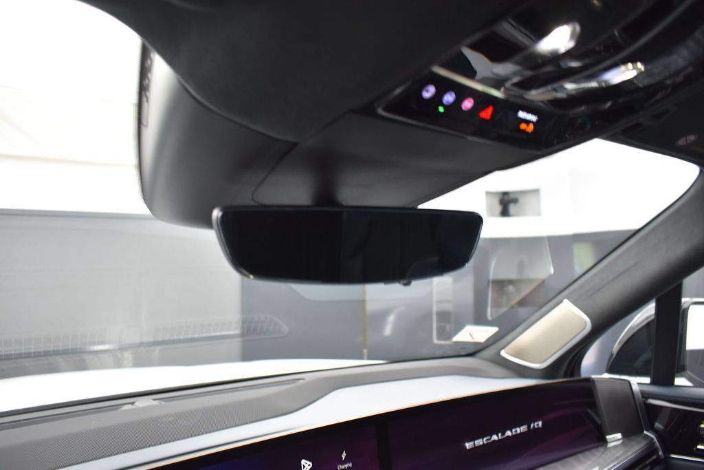 Used 2025 Cadillac Escalade IQ Luxury 2 AWD/4WD image 21